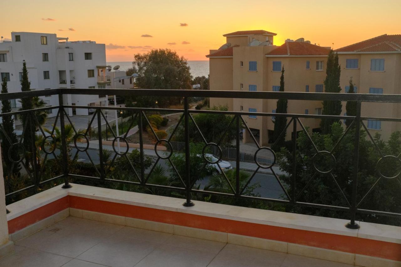 Ifestos Kings Resort Appartment Paphos Exterior photo